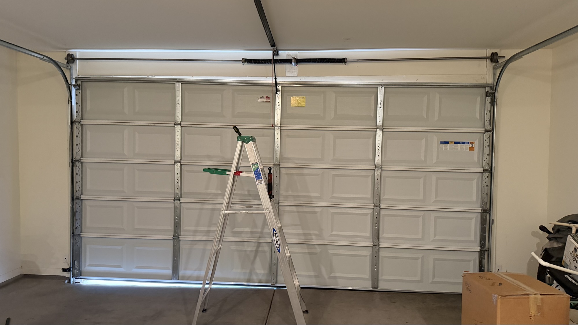 Garage Door Off Track in Sahuarita AZ